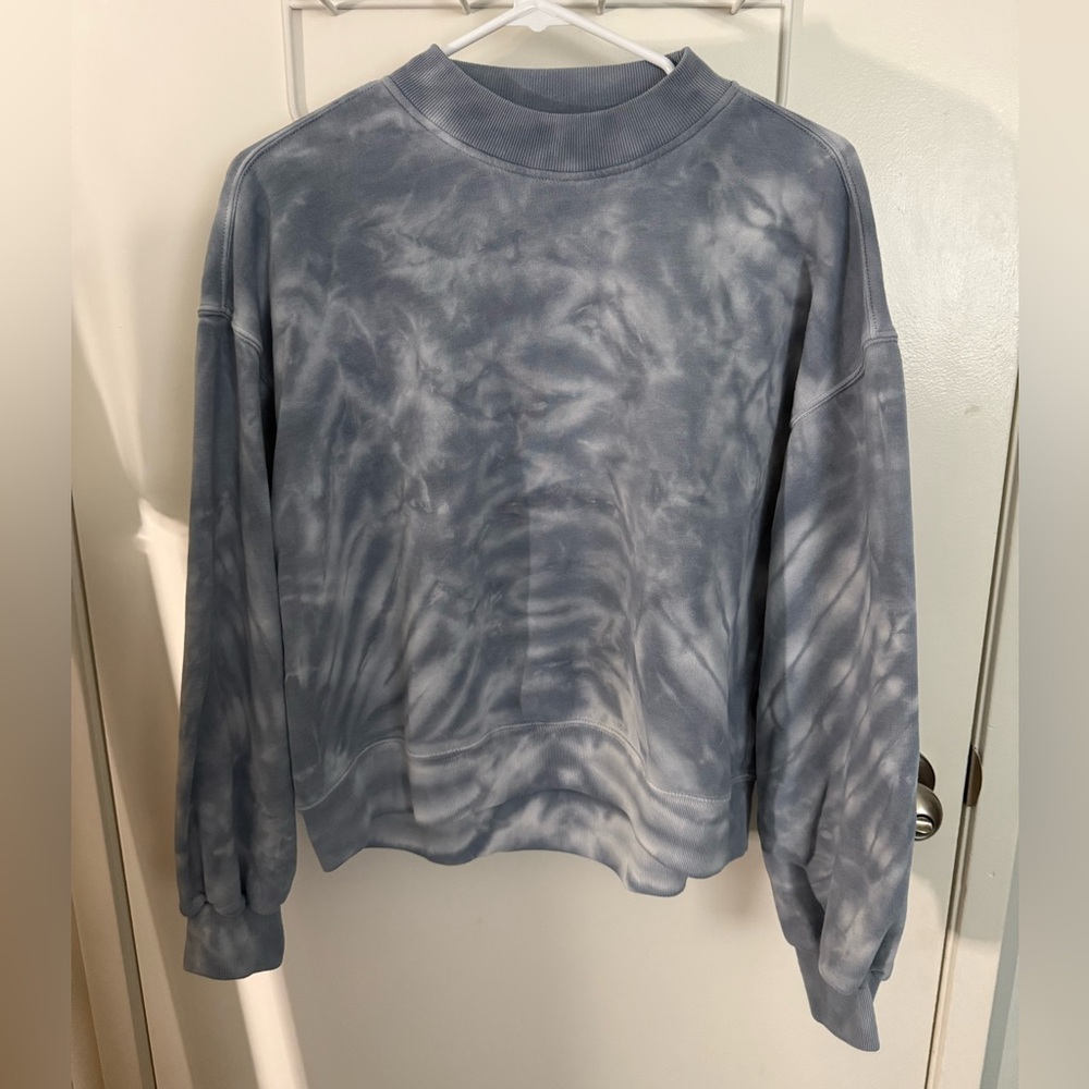 A&F Soft AF Blue Tie-Dye Pullover Crewneck